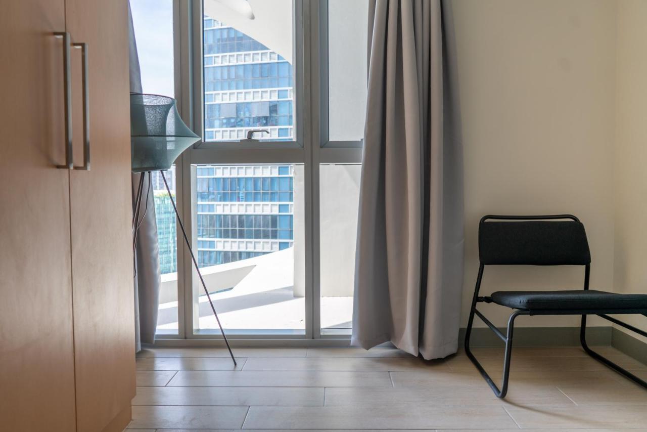 Uptown Parksuites Apartments Tower 2 Bgc By Ph Staycation Манила Экстерьер фото