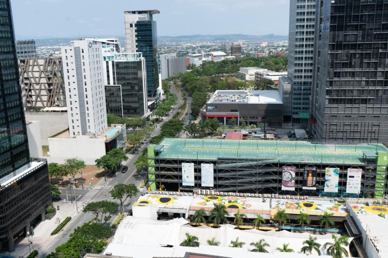 Uptown Parksuites Apartments Tower 2 Bgc By Ph Staycation Манила Экстерьер фото