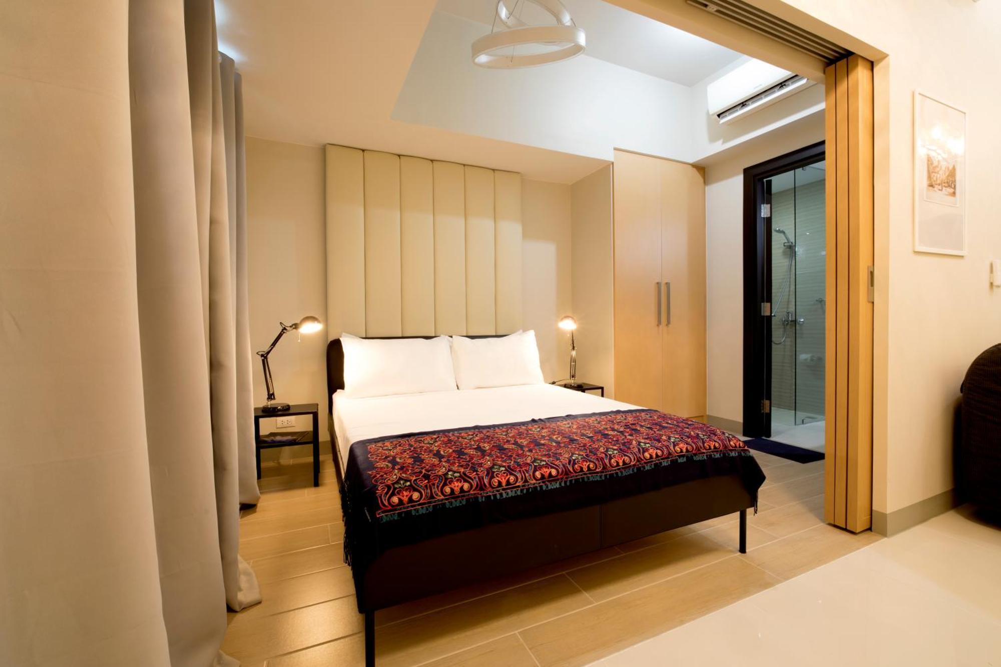 Uptown Parksuites Apartments Tower 2 Bgc By Ph Staycation Манила Экстерьер фото