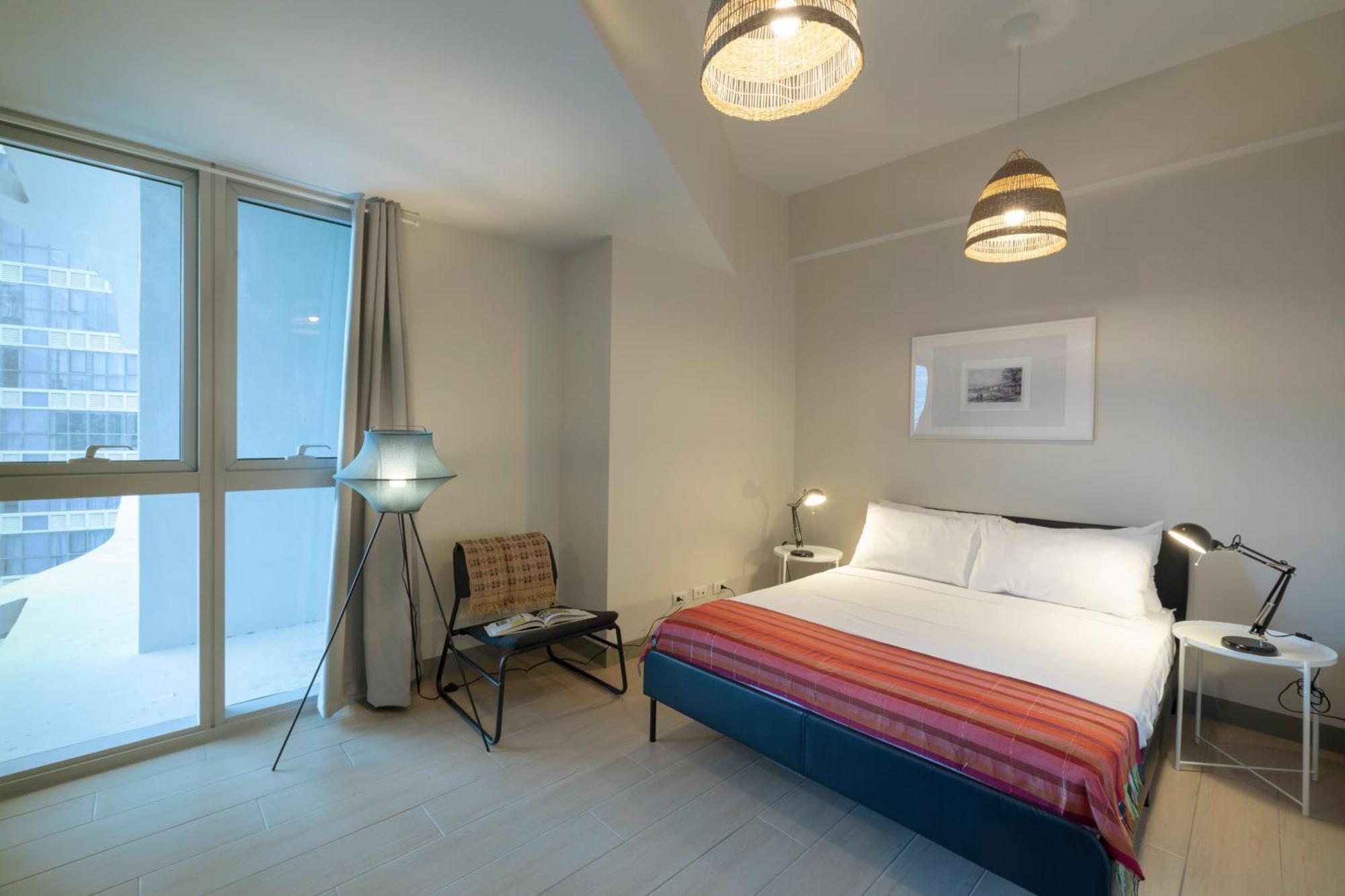 Uptown Parksuites Apartments Tower 2 Bgc By Ph Staycation Манила Экстерьер фото