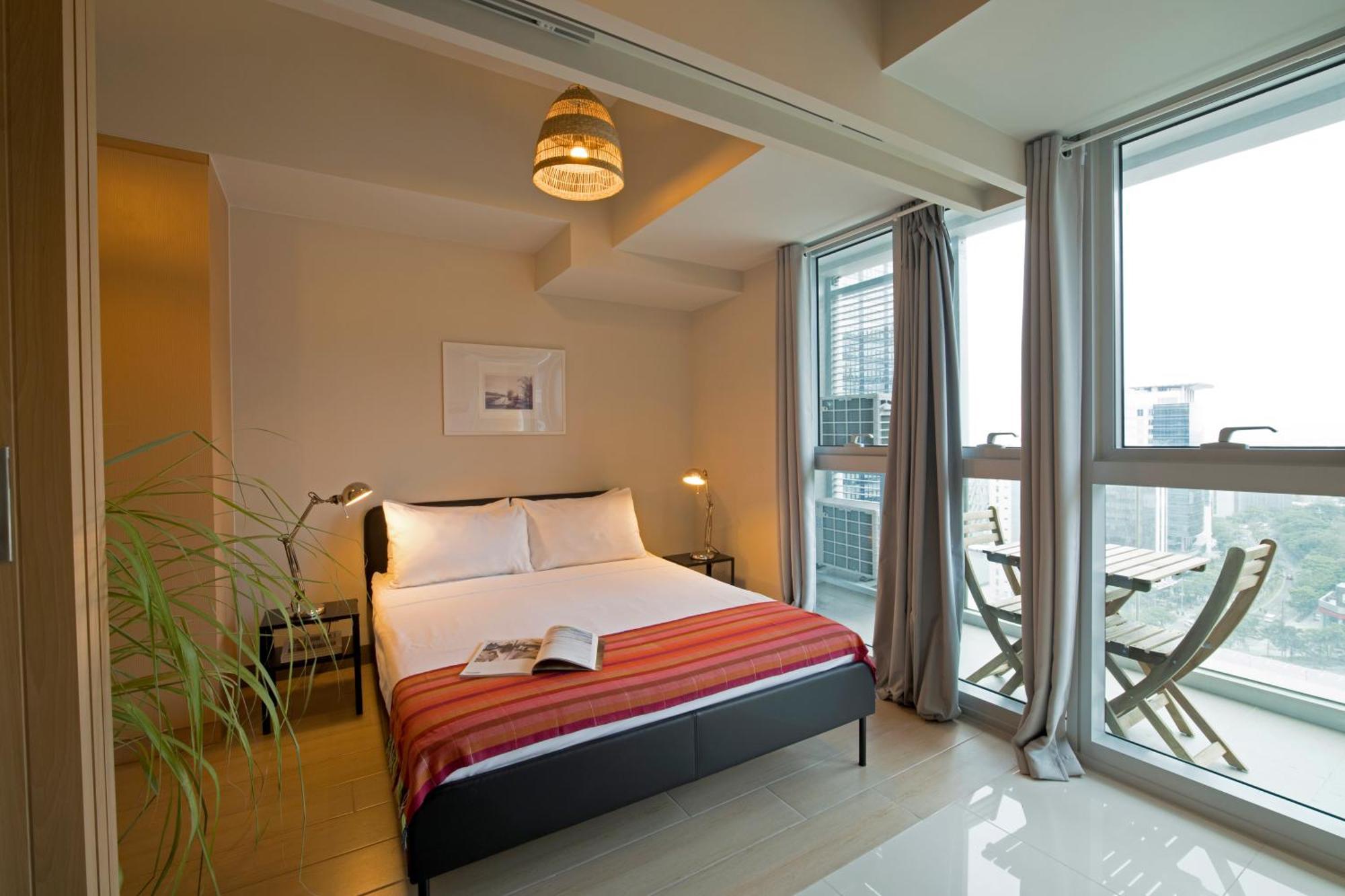 Uptown Parksuites Apartments Tower 2 Bgc By Ph Staycation Манила Экстерьер фото