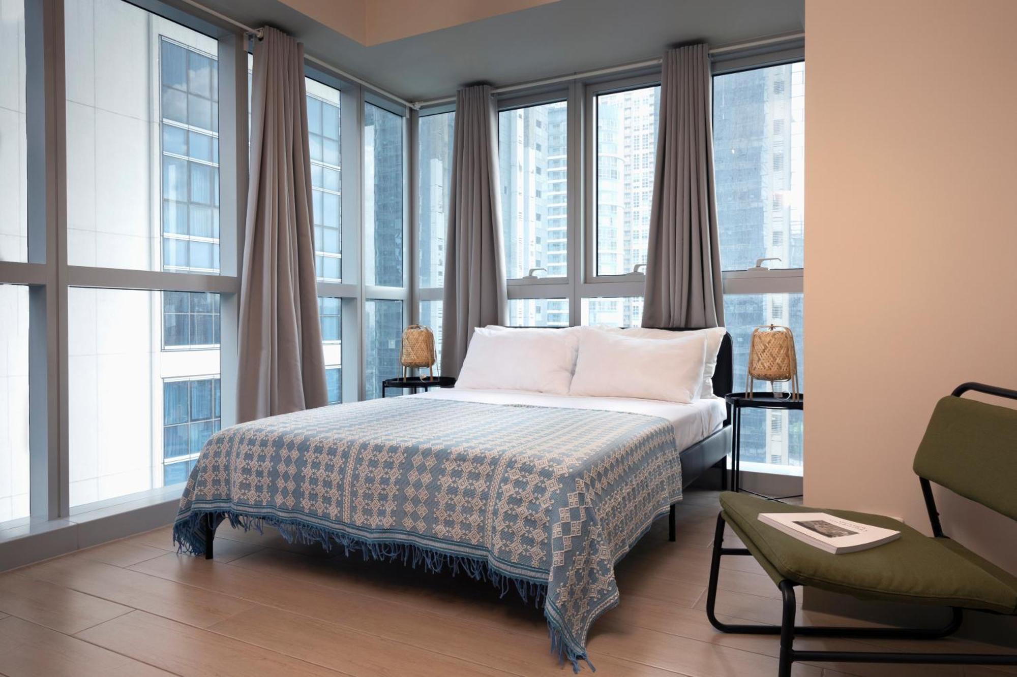 Uptown Parksuites Apartments Tower 2 Bgc By Ph Staycation Манила Экстерьер фото