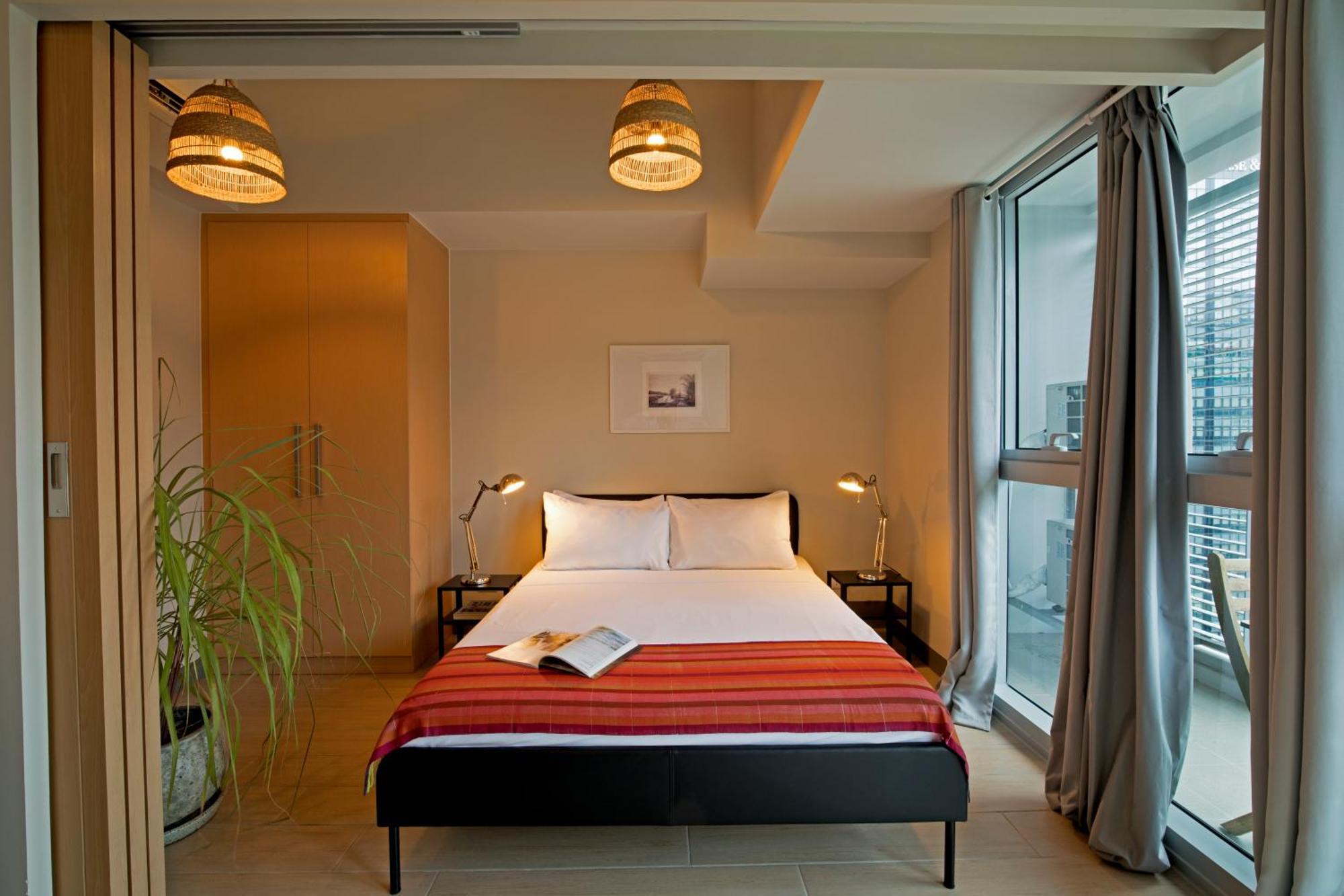Uptown Parksuites Apartments Tower 2 Bgc By Ph Staycation Манила Экстерьер фото