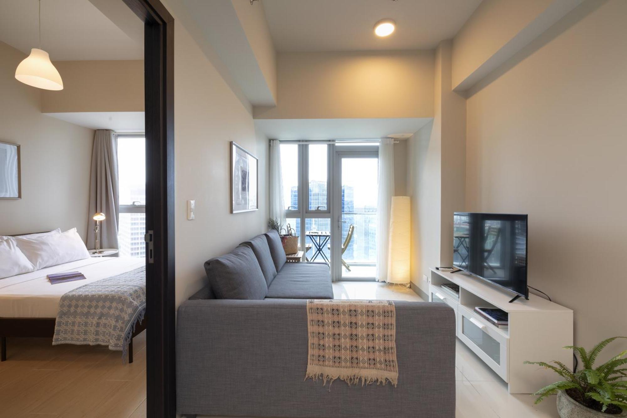 Uptown Parksuites Apartments Tower 2 Bgc By Ph Staycation Манила Экстерьер фото